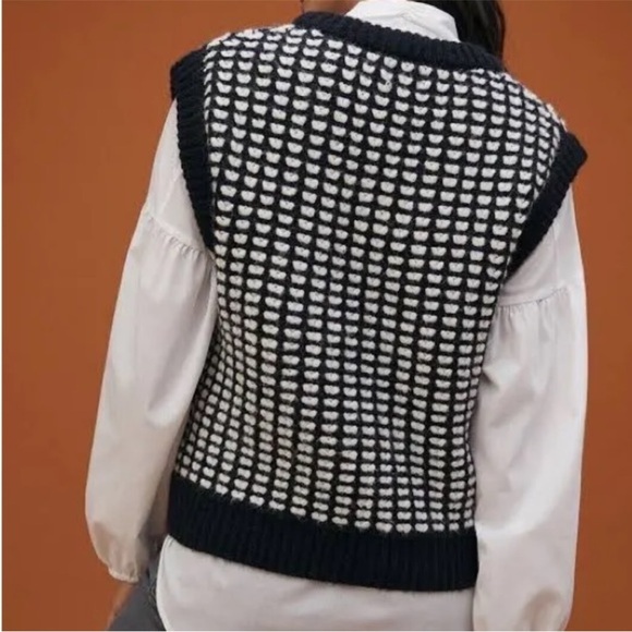 By Anthropologie Sweater Vest Womens One Size Black Ivory V Neck Knit - Picture 8 of 8